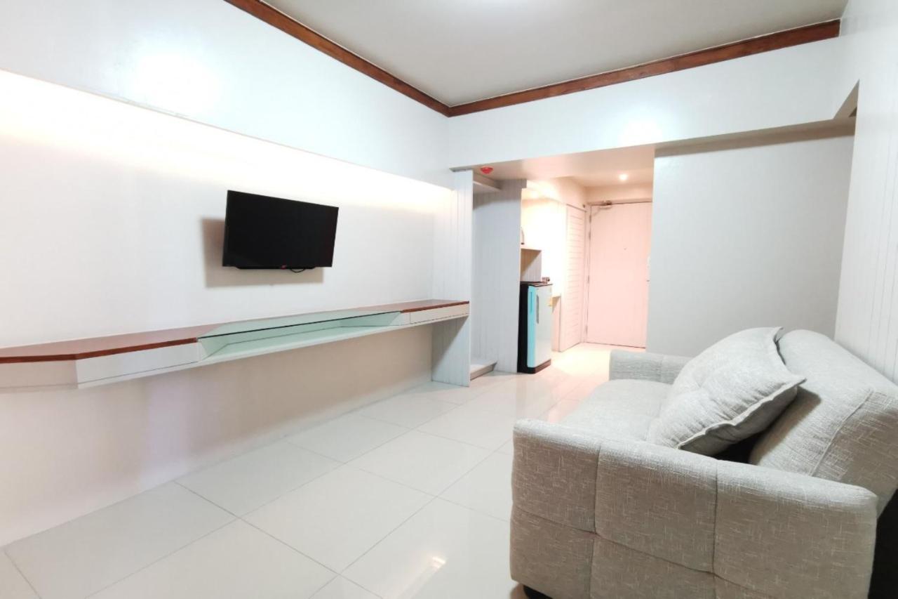 A Sleep Bangkok Sathorn Hotell Exteriör bild