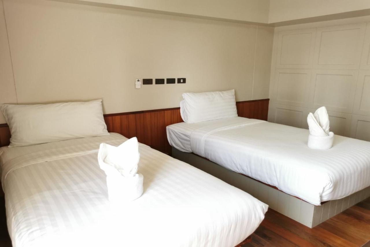 A Sleep Bangkok Sathorn Hotell Exteriör bild
