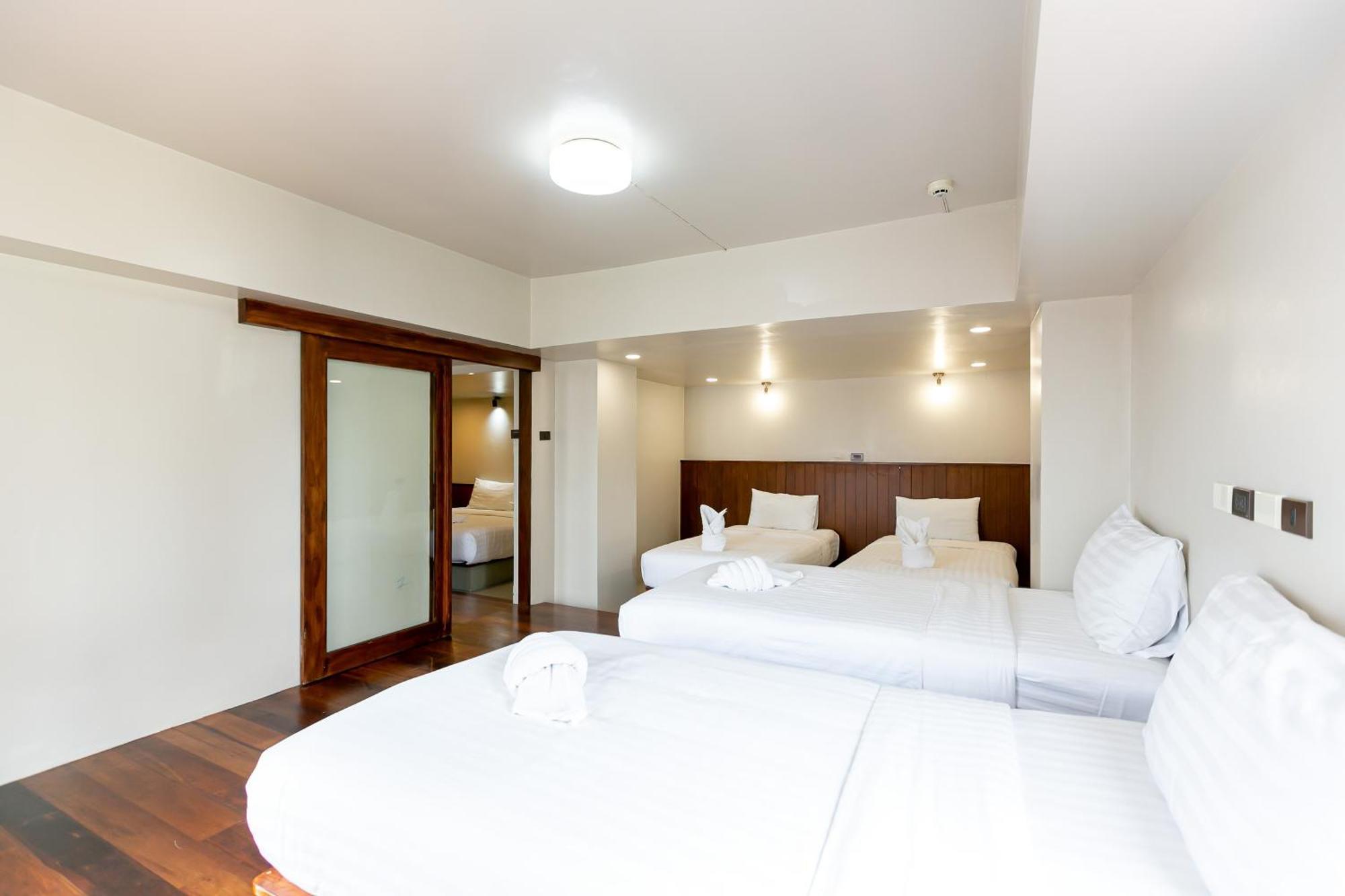 A Sleep Bangkok Sathorn Hotell Exteriör bild