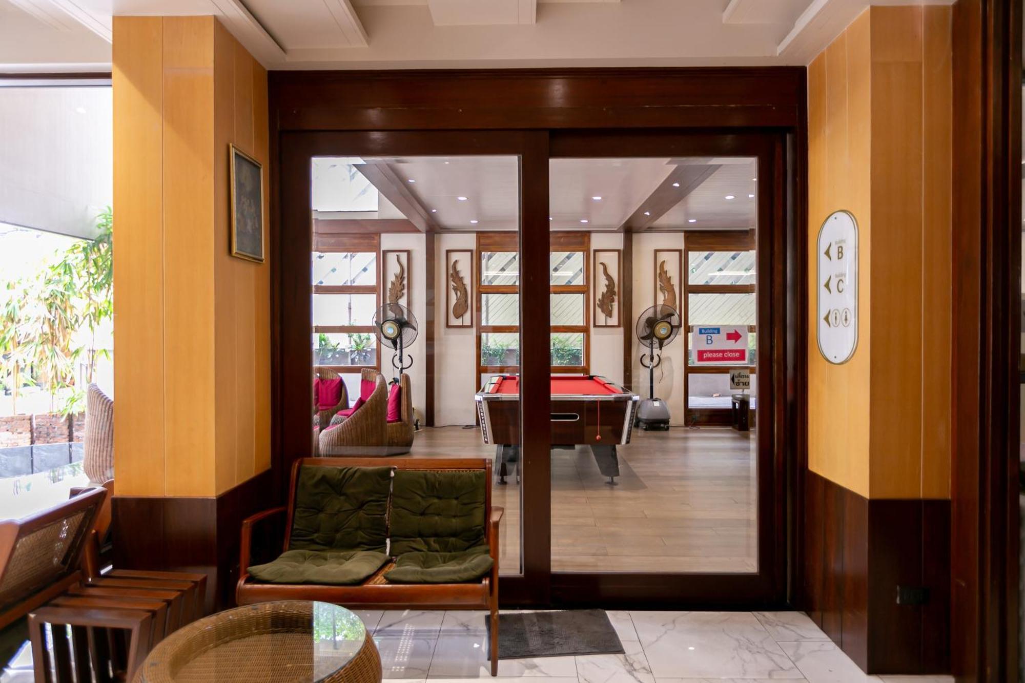 A Sleep Bangkok Sathorn Hotell Exteriör bild