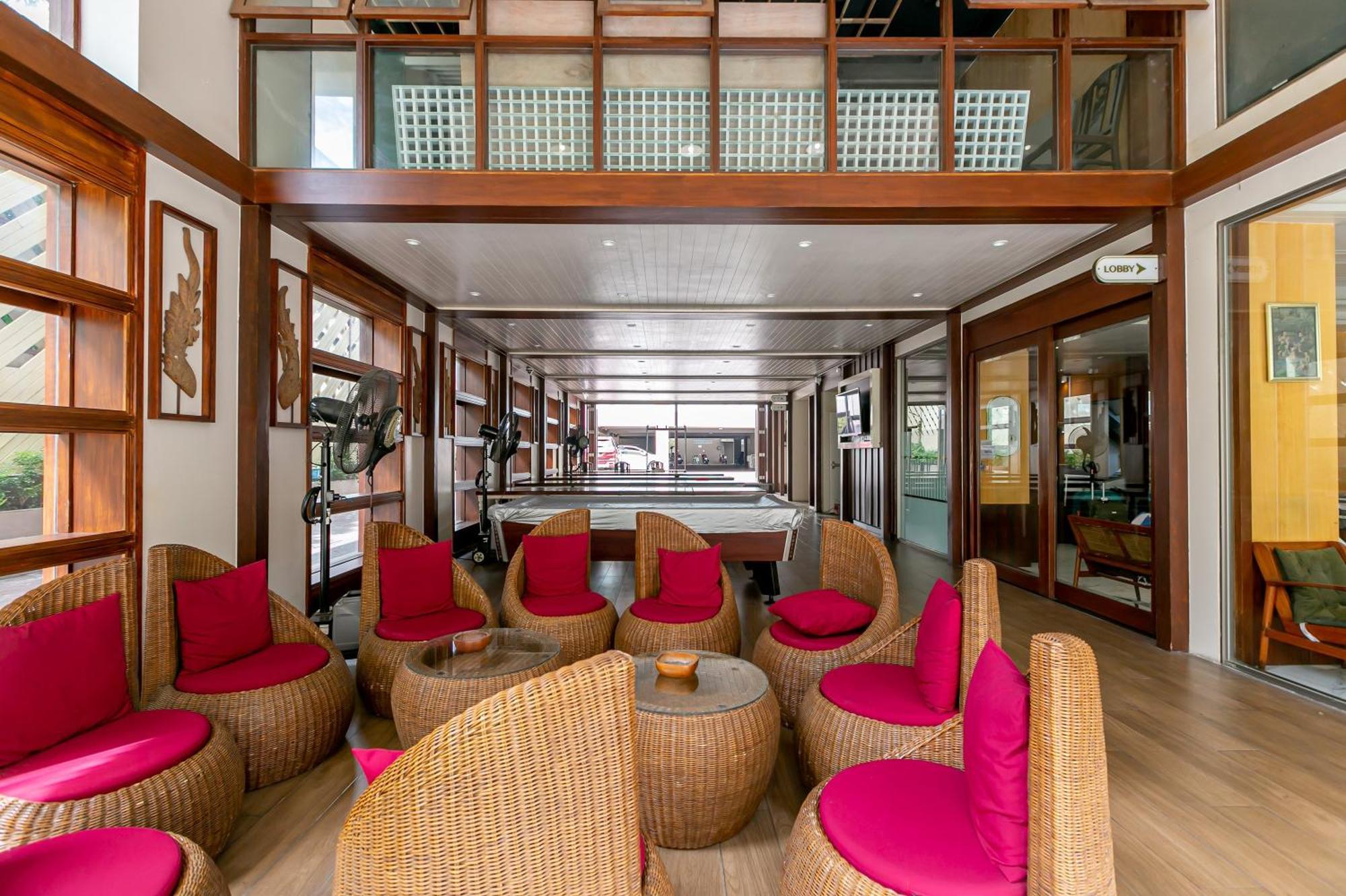 A Sleep Bangkok Sathorn Hotell Exteriör bild